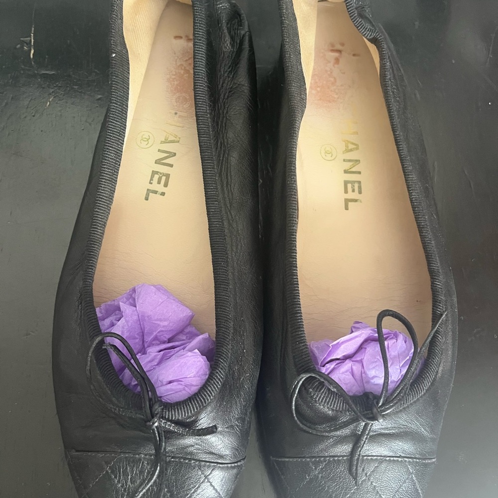 Chanel Black Flats with Glossy Finish and Bow Detail
